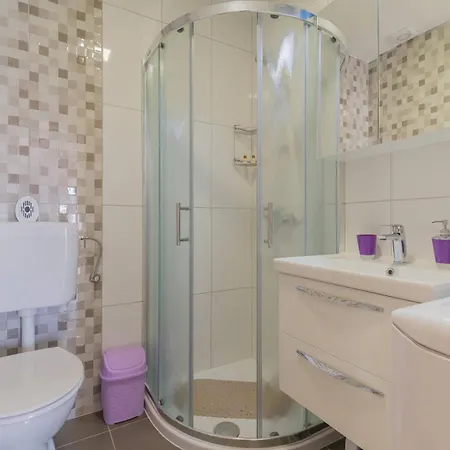 Orhideja アパート *