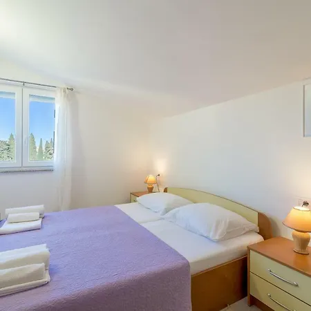 アパート Orhideja *